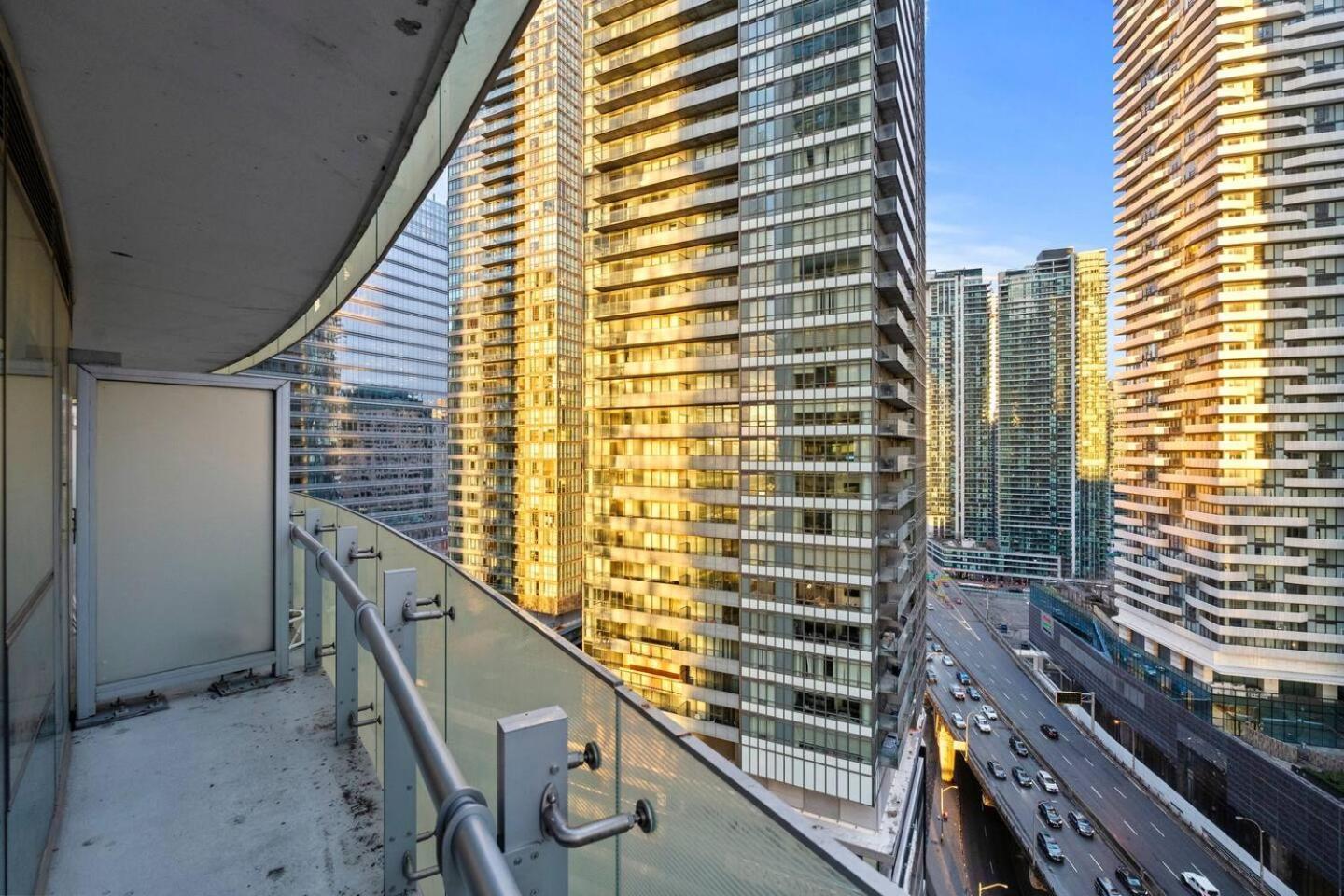 Home Away From Home Toronto Exterior foto